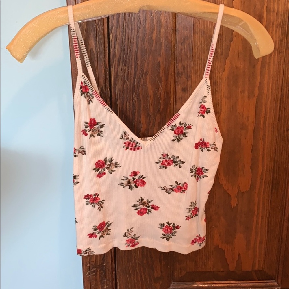 BRANDY MELVILLE- flower print crop top